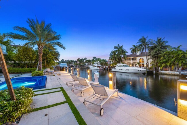 Photo - 440 Mola Ave