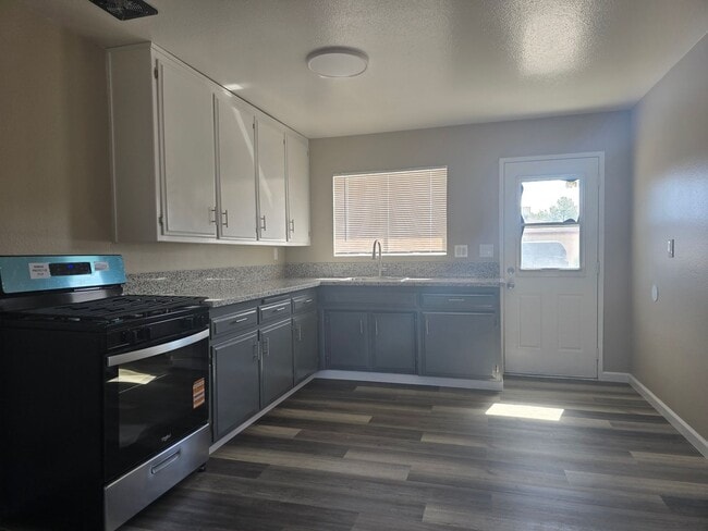 Photo - 1332 N Norma St