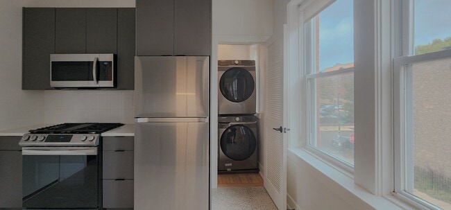 Building Photo - 3051 W Medill Ave Unit 2B Rental
