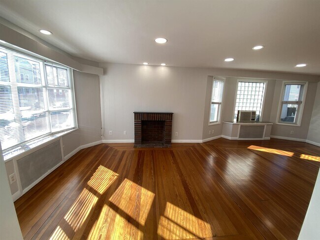 Photo - 16 Alexander Ave Unidad 1