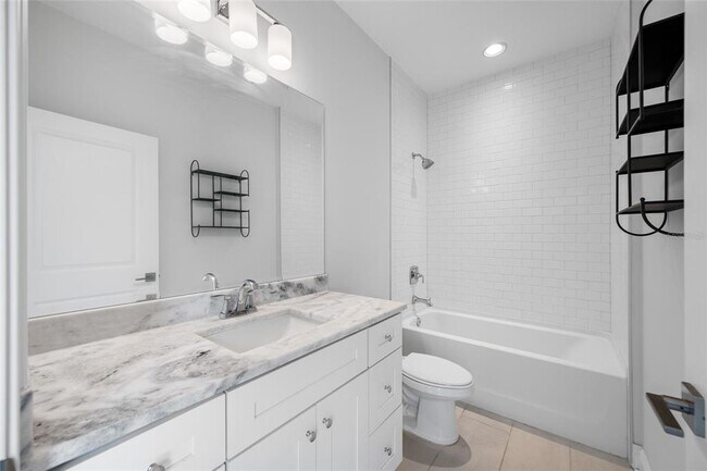Photo - 4302 W North B St