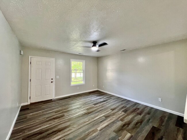 Photo - 28 Sycamore Dr