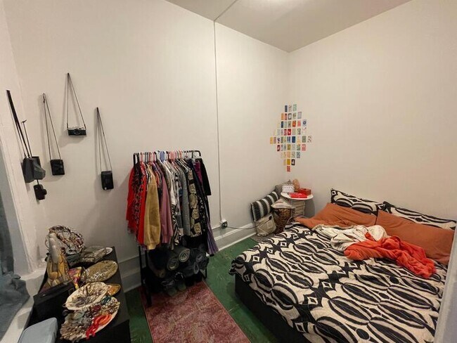 Photo - 1325 W 18th St