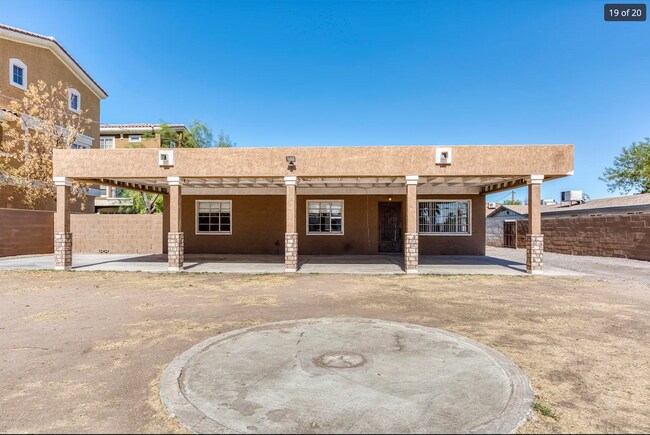 Photo - 2430 W Glenrosa Ave