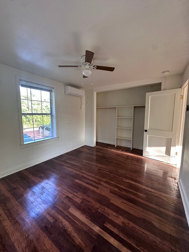 Photo - 705 W Circle Dr Unit 1