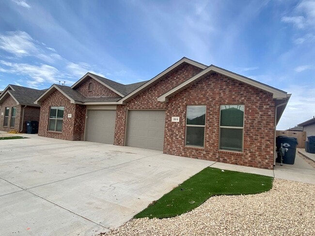 Introducing Your Dream Home: Spacious and ... - Introducing Your Dream Home: Spacious and ...