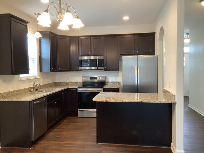 Photo - 125 Bur Oak Dr