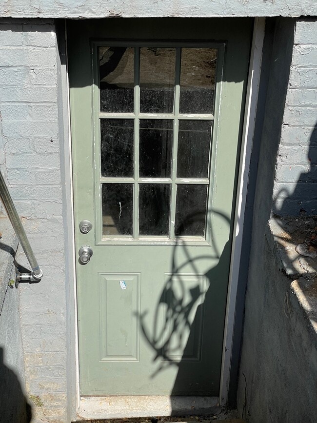 Building Photo - 529 Irving St NW Unit 2