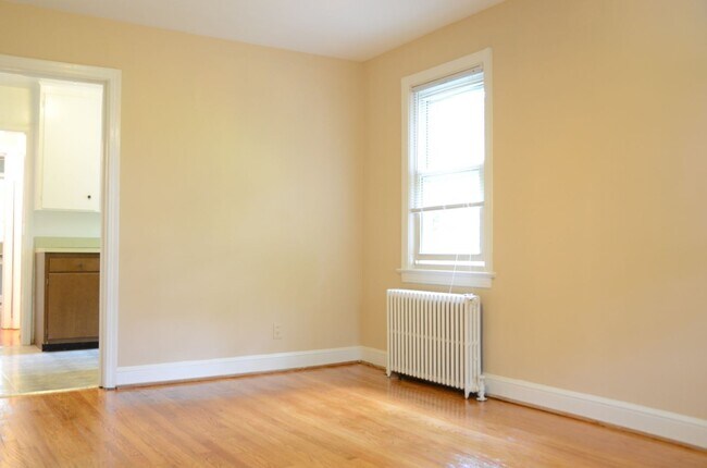 Building Photo - 8210 Greenwood Ave