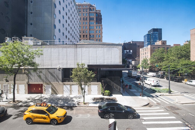 Photo - 363 W 17th St Unidad FL2-ID2017