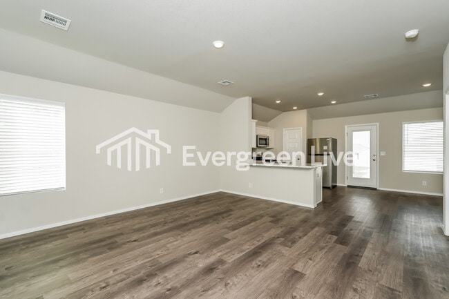 Photo - 1104 W Lawton Rd