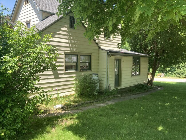 Photo - 1 1st St