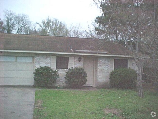 Building Photo - Cozy 3/2 House Available For Pre-lease!