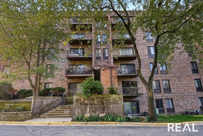 425 WALNUT CREEK LN Unit 1603