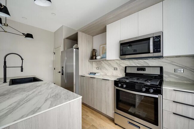 Photo - 3153 N Tripp Ave Unit 305
