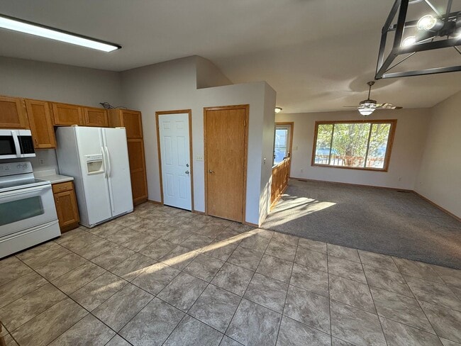 Photo - 205 S Foss Ave