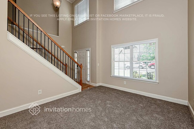 Photo - 909 Lakeside Ct