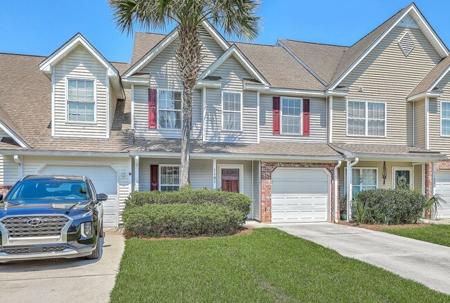 Building Photo - Charming 3-Bedroom Townhome in Summer Wood...