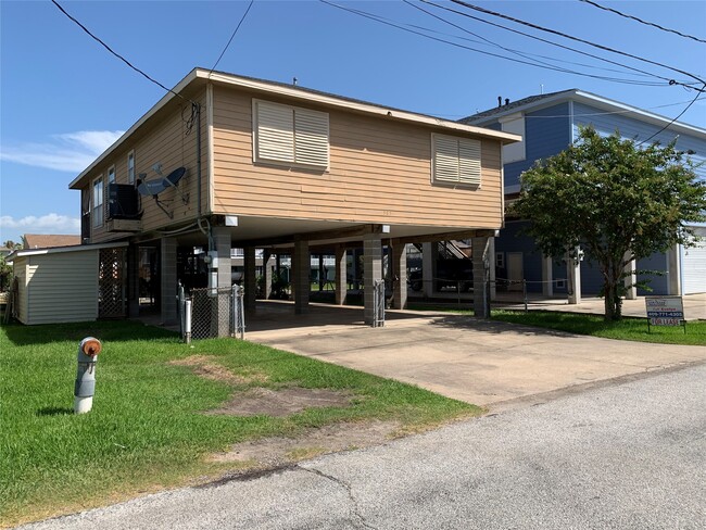 Building Photo - 585 Warsaw Dr