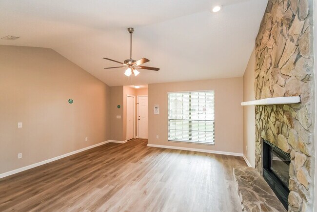 Photo - 2213 Felucca Dr