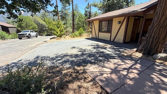 Photo - 54061 Linger Ln