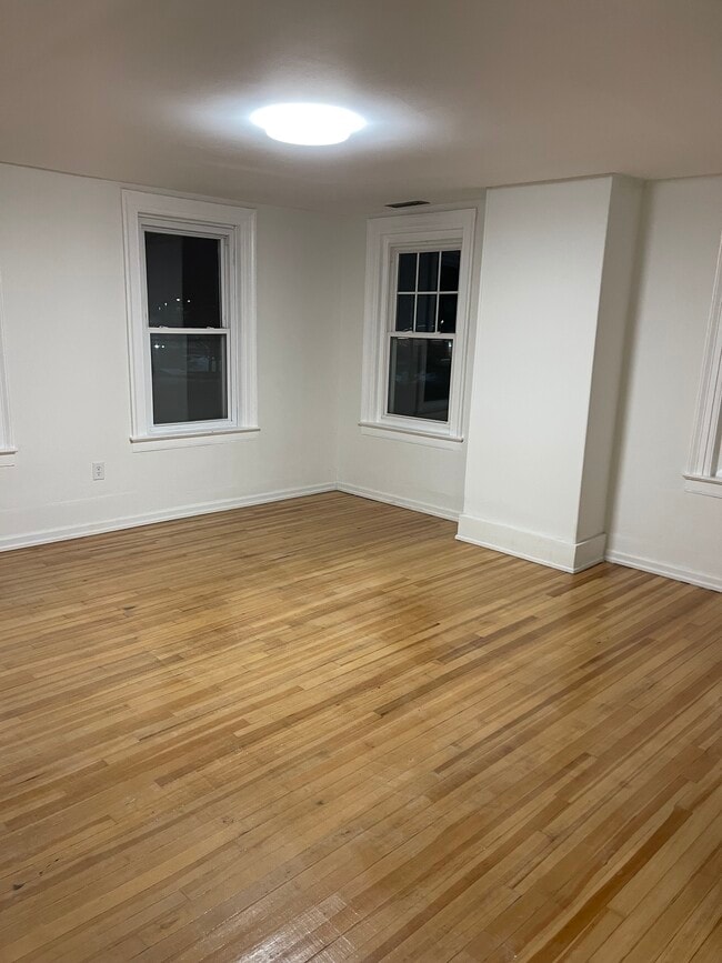 Sala de estar - 326 Cottage Grove Rd Unidad 2