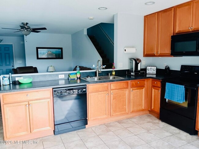 Photo - 740 Cabernet Pl