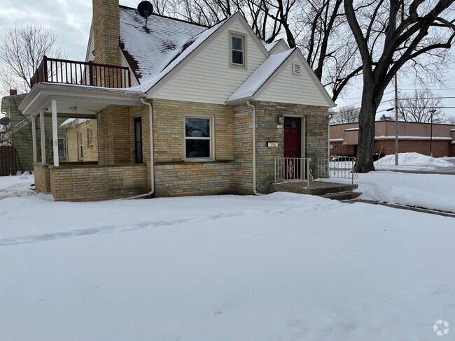 Building Photo - 7327 Franklin Ave Rental