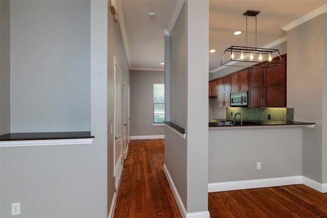 Photo - 724 Skyline Bluff Ct