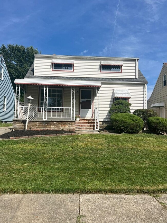 Building Photo - 955 E 223rd St