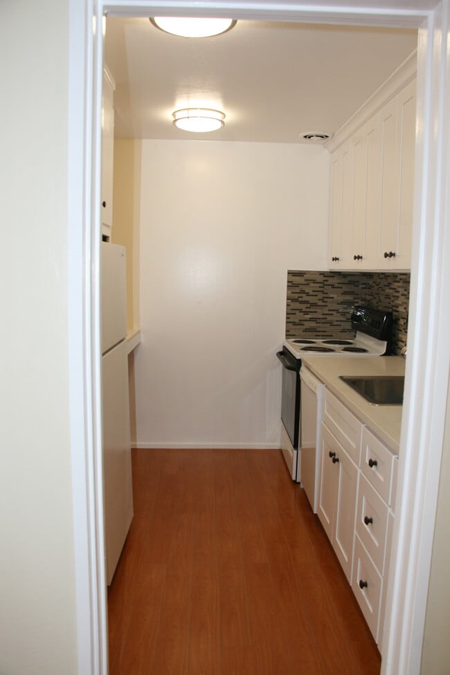 Photo - 3815 Harrison St Unit 202