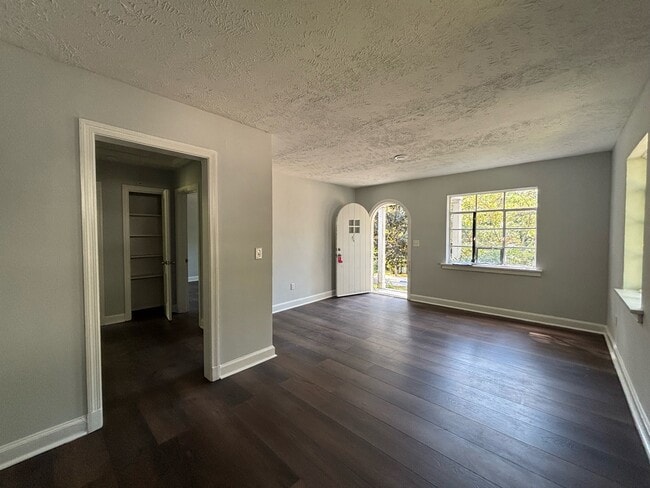 Photo - 1406 Briarcliff Dr