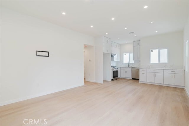 1167 Raymond Ave