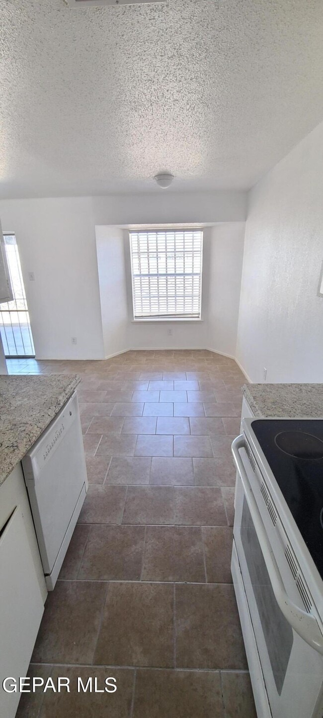 Photo - 8607 Mettler Dr