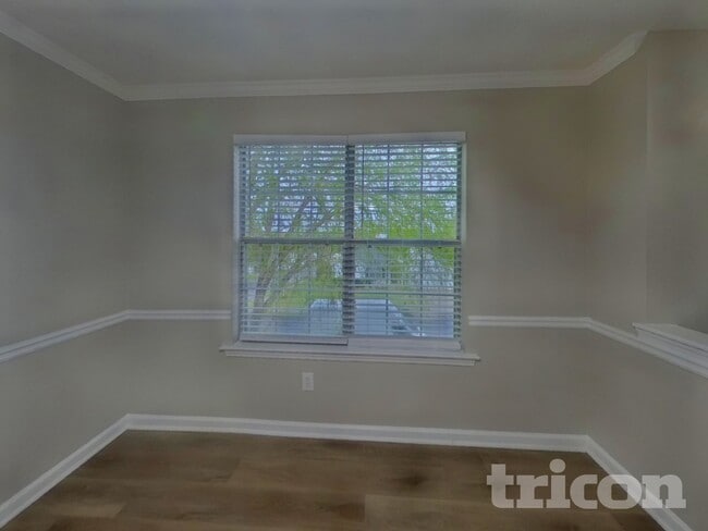 Photo - 800 Lorraine Ln