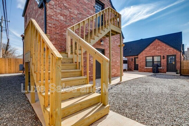 Photo - 911 NE 16th St