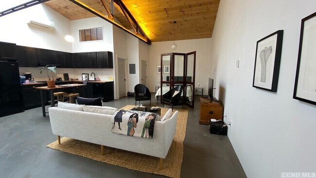 Photo - 747 1/2 Columbia St