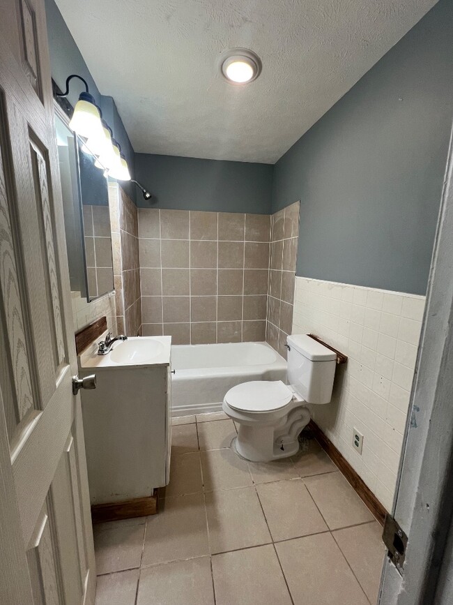 Photo - 525 Carey St