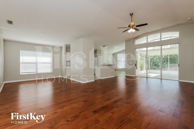 Photo - 4312 Horseshoe Pick Ln