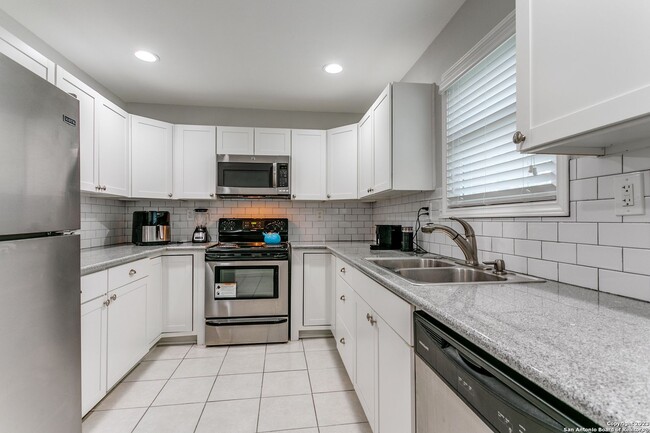 Photo - CHARMING 4-BEDROOM IN WILSHIRE VILLAGE