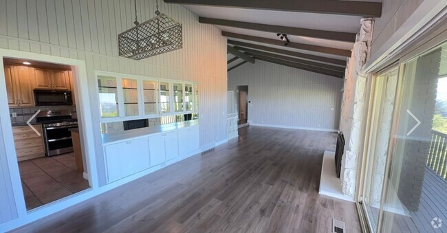 Building Photo - Large home with spectacular Salt Lake City...