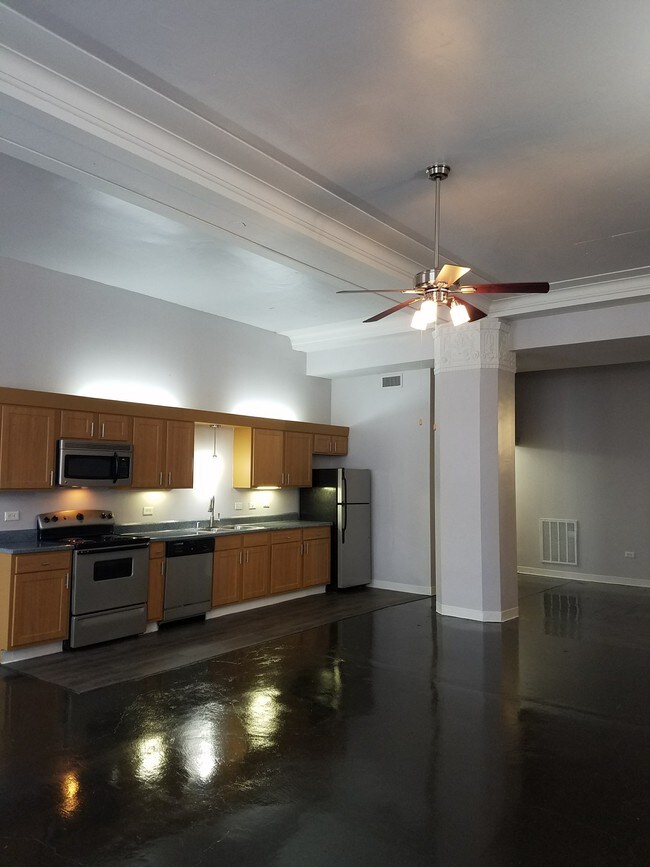 1900 Elm Apartments Dallas, TX