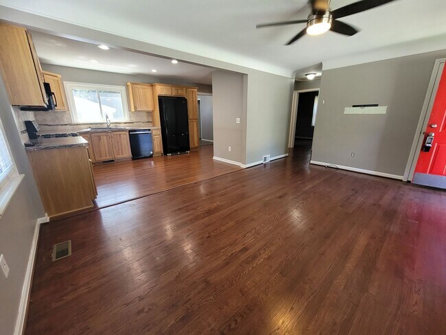 Photo - Spacious 3-bedroom, 2-full Bath Ranch