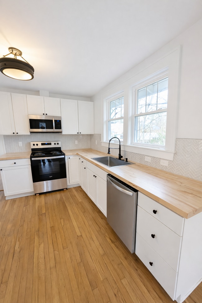 Photo - Charming Asheville Cottage!