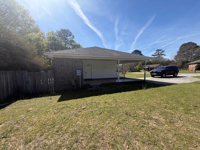 Photo - 720 Marigold St