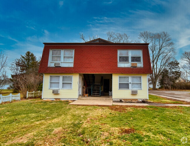 Building Photo - 203 S Maple St Rental