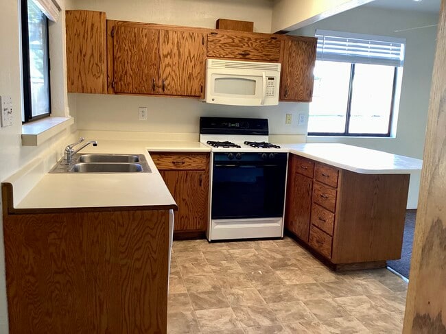 Kitchen - 681 37th Ave Unit Private Duplex#B