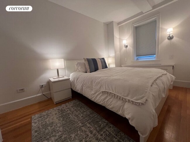 Photo - 27 W 72nd St