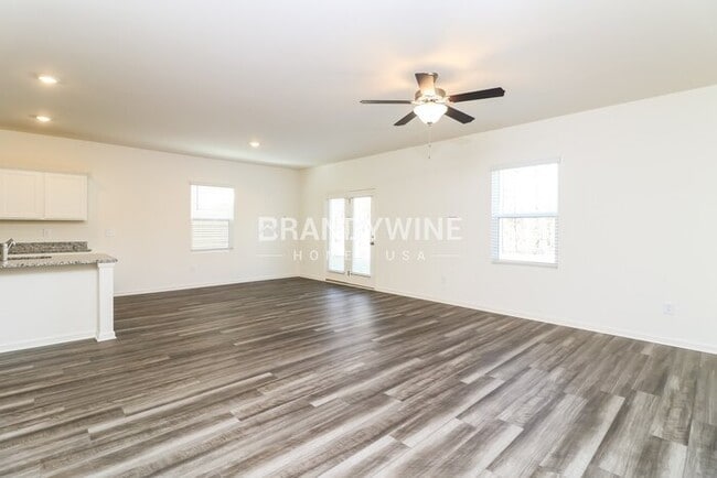 Photo - 534 Otway Lp