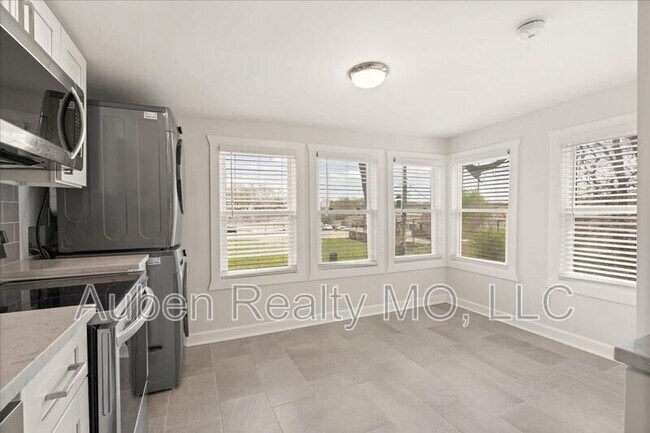 Photo - 4605 Harrison St Unidad 4605 Harrison St  B